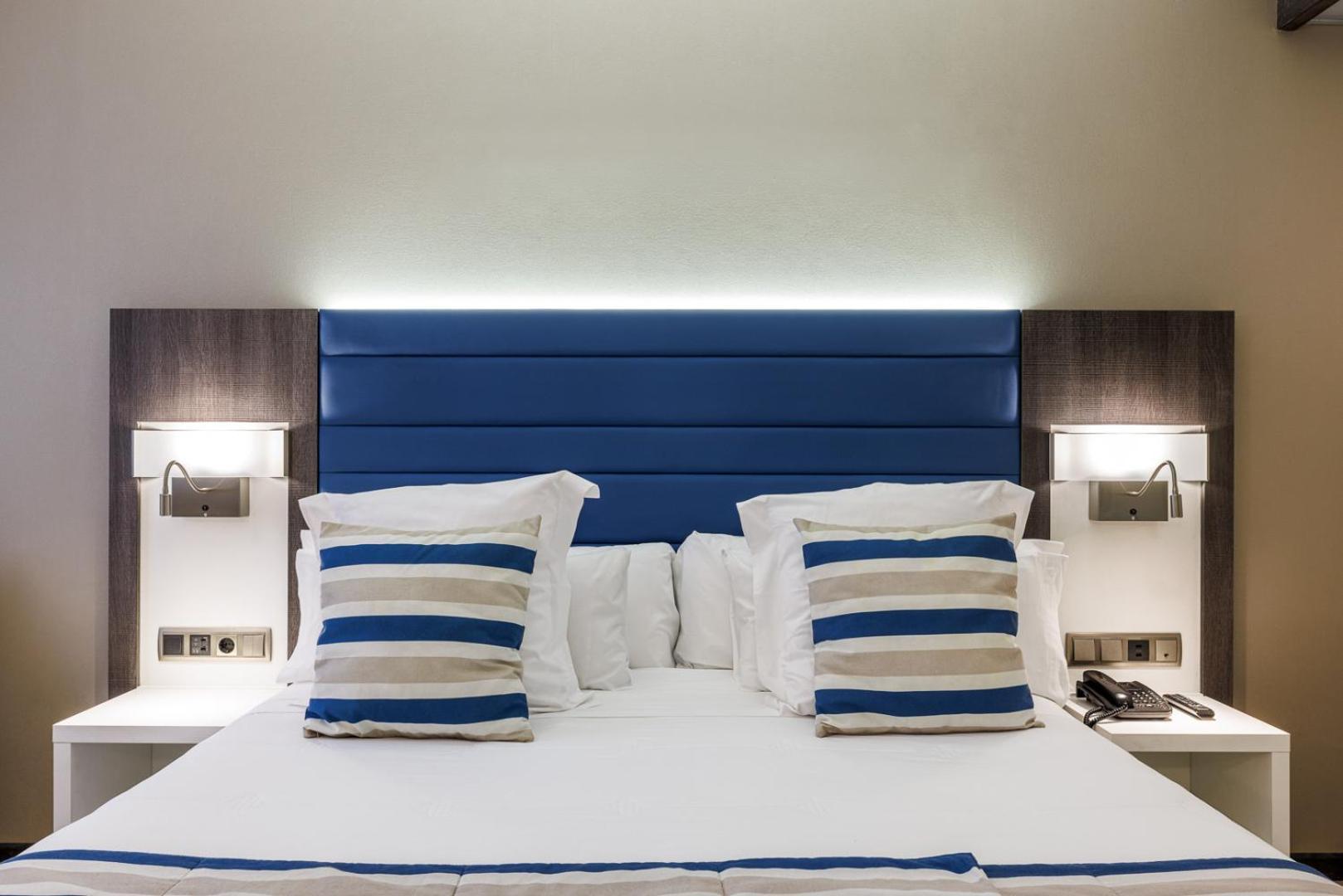 Hotel Ronda Lesseps Barcelona Szoba fotó